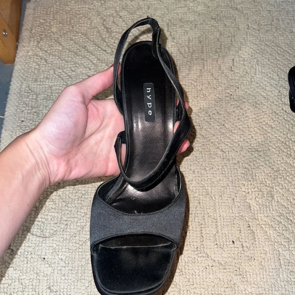 Beautiful satin hype shoes - Picture 6 of 8
